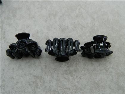 Toptan Mandal Toka Üç Çiçek Modeli Siyah Renkli